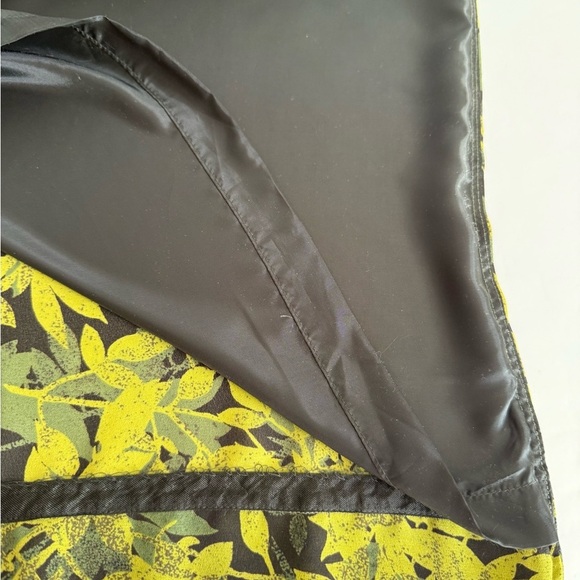 Jones Wear Green and Black Sarong Wrap Skirt - Picture 11 of 11